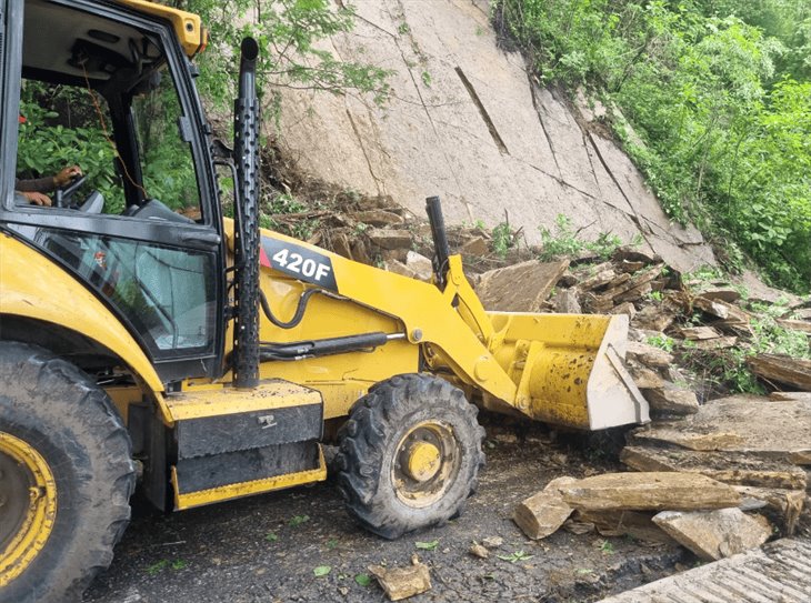 Fuertes lluvias causan deslave en las Cumbres de Tuxpango, en Ixtaczoquitlán 