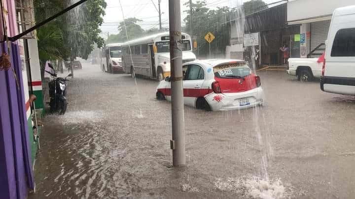 Inundaciones en Veracruz dejan un fallecido y daños en 16 colonias