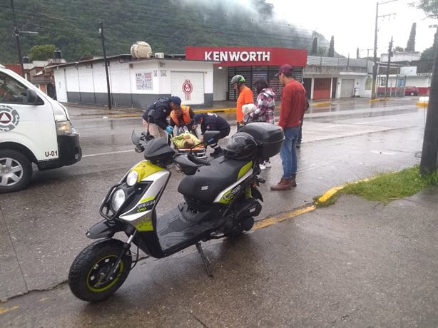 Motociclistas atropellados en Camino Nacional, Río Blanco; presentan lesiones severas