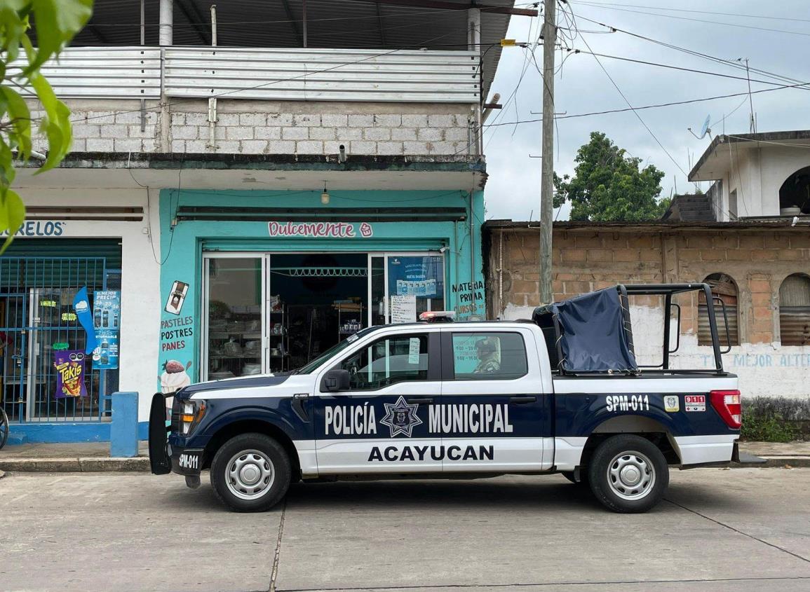 Roban tienda de insumos para pastelería en Acayucan 