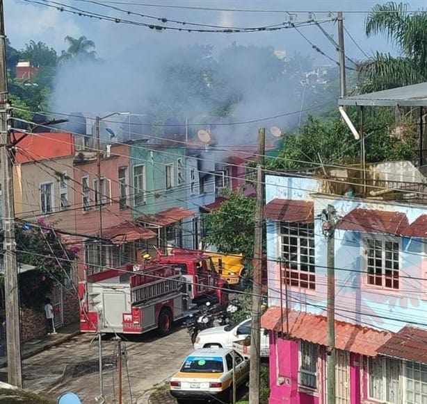 Sofocan incendio en colonia Vista Hermosa de Córdoba