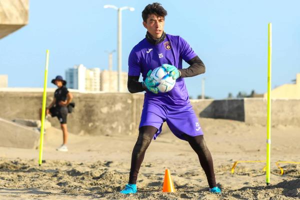 Llega Axel Quiroz con Racing FC Veracruz