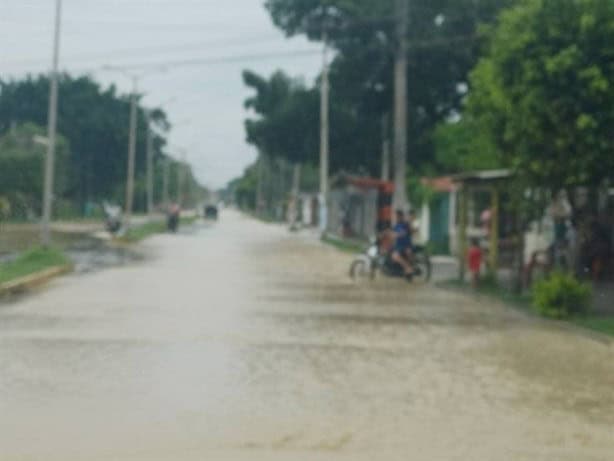 Intensas lluvias y desbordamientos dejan inundadas a colonias de Pánuco