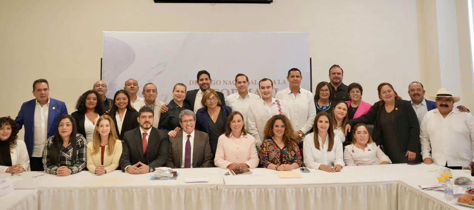 Rocío Nahle sostiene reunión con diputados federales electos de Veracruz