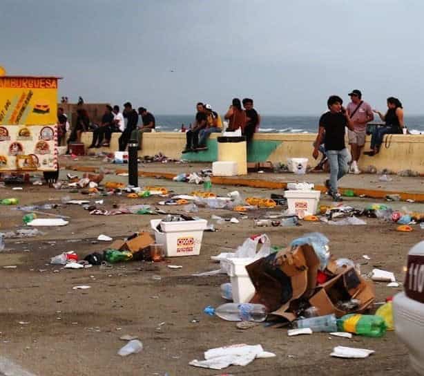Con este curioso mensaje piden no tirar basura en el Malecón de Coatzacoalcos
