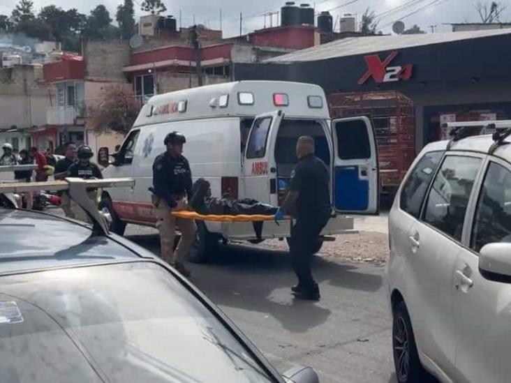 Automovilista impacta a motociclista en calle Lázaro Cárdenas de Xalapa