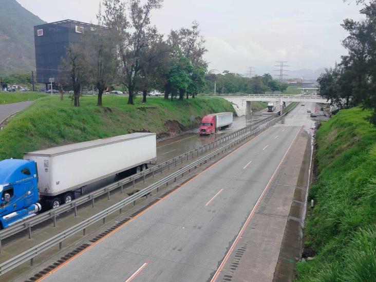 Exigen a nuevas autoridades atender carreteras del país; quedaron en el olvido