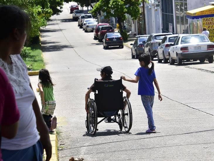 Sillas de ruedas, las más solicitadas a la Beneficencia Pública; entregan más de mil en Coatzacoalcos | VIDEO
