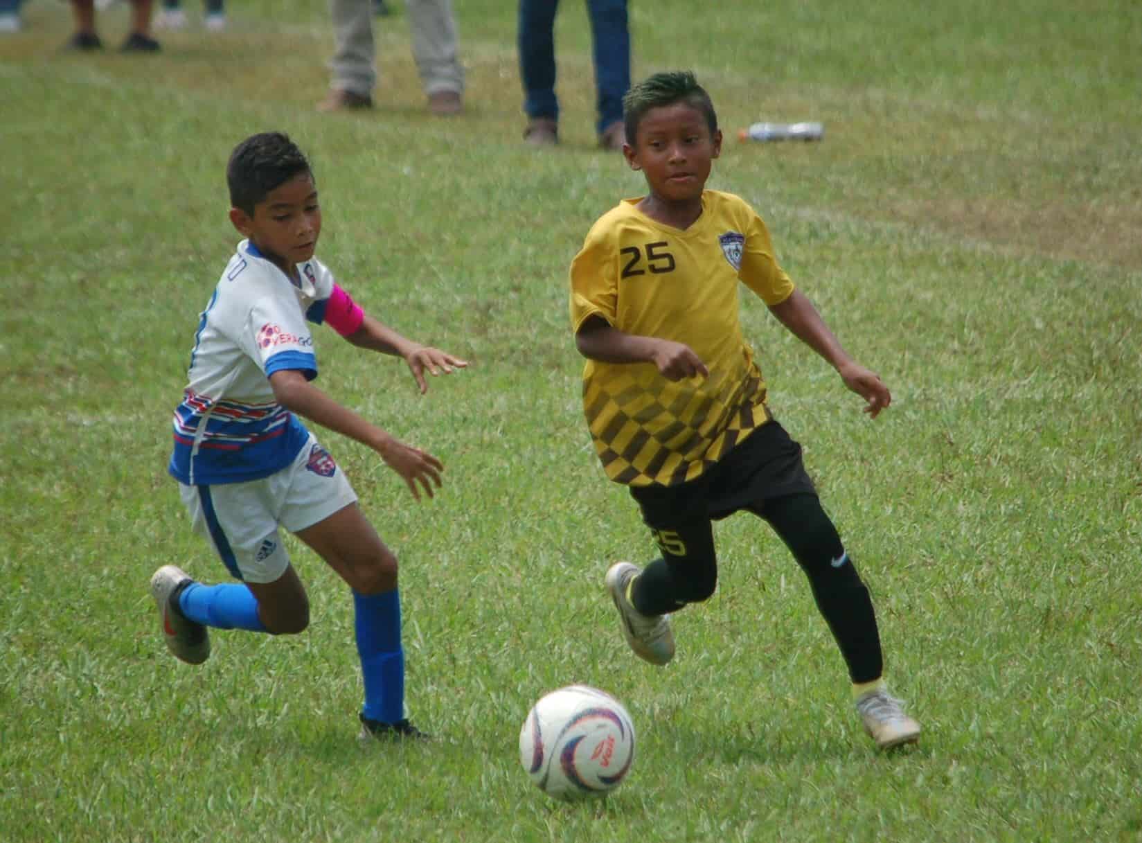 Domingo de campeones en el Futbol Regional Infantil y Juvenil
