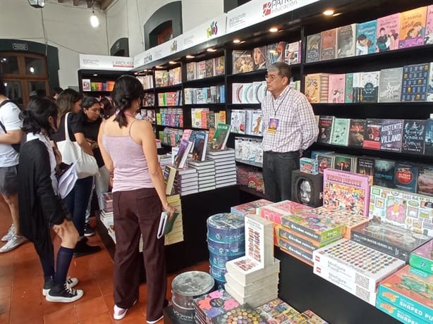 Para al salvar al mundo; niñas y niños hacen suya la Feria del Libro en Xalapa (+Video)