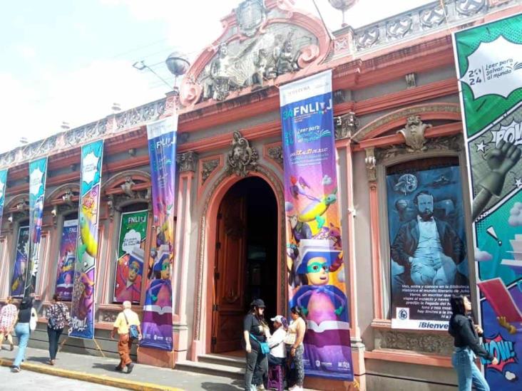 Para al salvar al mundo; niñas y niños hacen suya la Feria del Libro en Xalapa (+Video)