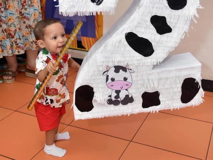 Sergio Valenzuela Loperena es festejado por sus 2 años de edad