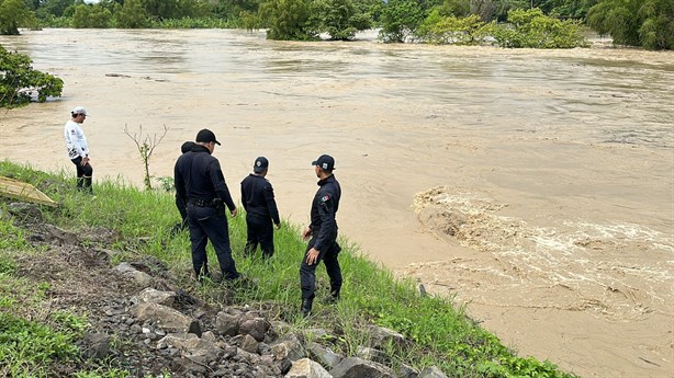 Piden ampliación de muro de contención en río Cazones