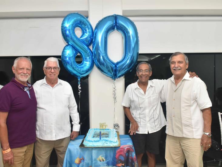 Eduardo Moreno Loyo fue festejado por sus 80 años de feliz vida