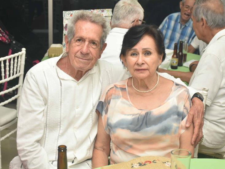 Eduardo Moreno Loyo fue festejado por sus 80 años de feliz vida