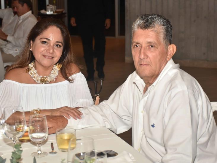 Sharzy Molina Guízar es festejada por su reciente cumpleaños