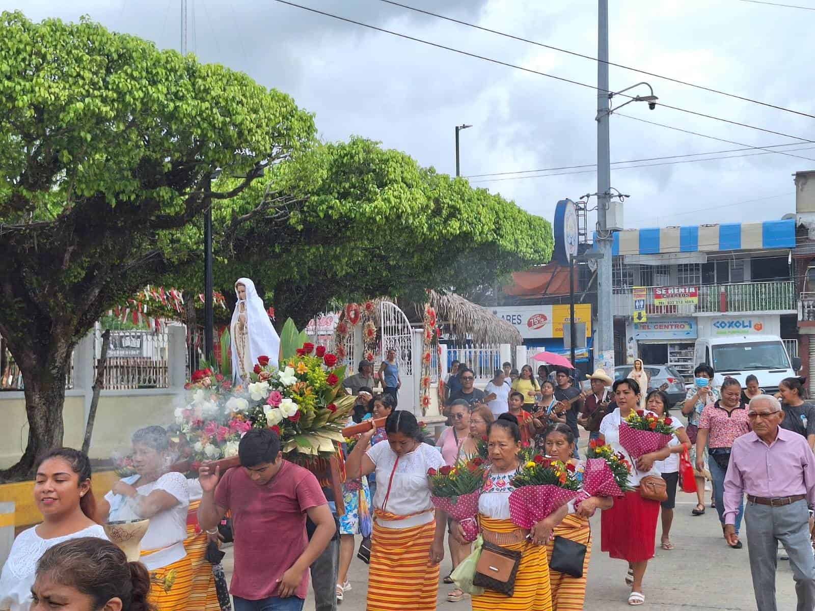 Fieles católicos celebraron a María Rosa Mística en Cosoleacaque