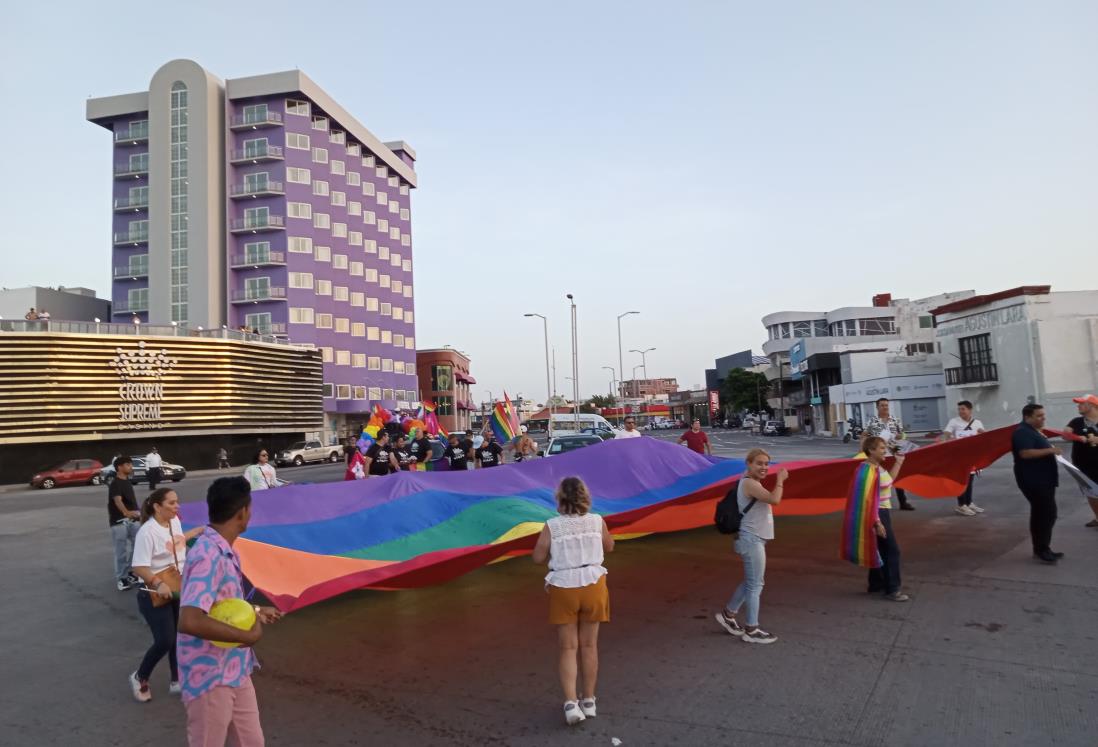 Comunidad LGBT busca la creación de una clínica para atender VIH en Veracruz