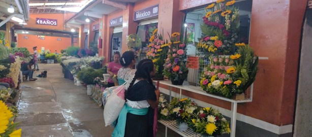 Graduaciones, respiro para vendedores de flores en Orizaba