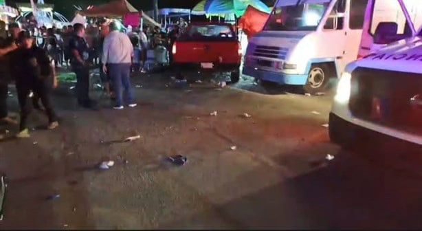 Se mete con la camioneta a la feria y atropella a 17 personas en Martínez de la Torre, Veracruz