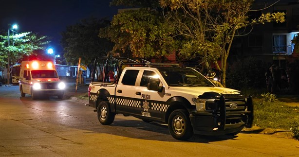 Asesinan a mecánico a balazos frente a su hija, en el fraccionamiento Hacienda Sotavento
