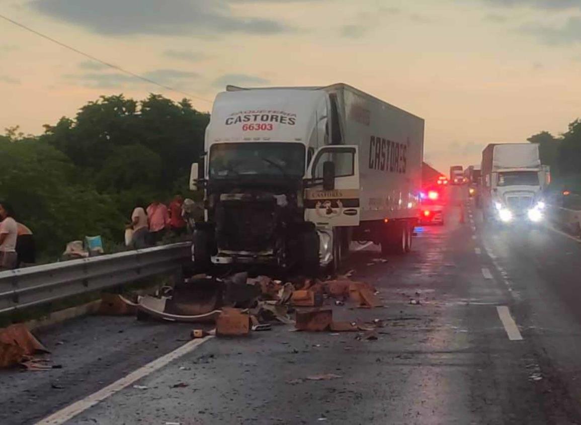 Rapiñan cerveza tras choque en Rodríguez Clara 