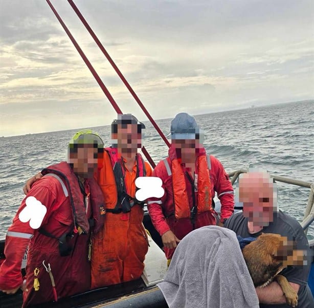 Perrito naufragaba en el mar a 4 millas de Coatzacoalcos; así fue el emotivo rescate | FOTOS