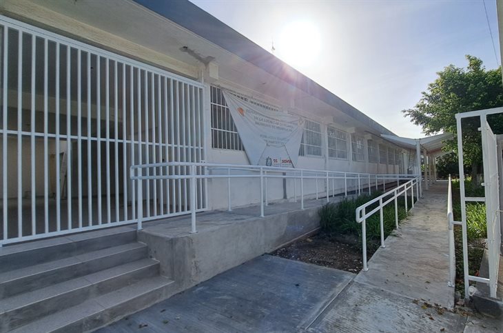 Tras 6 meses, siguen inconclusas obras en el centro de salud de Misantla