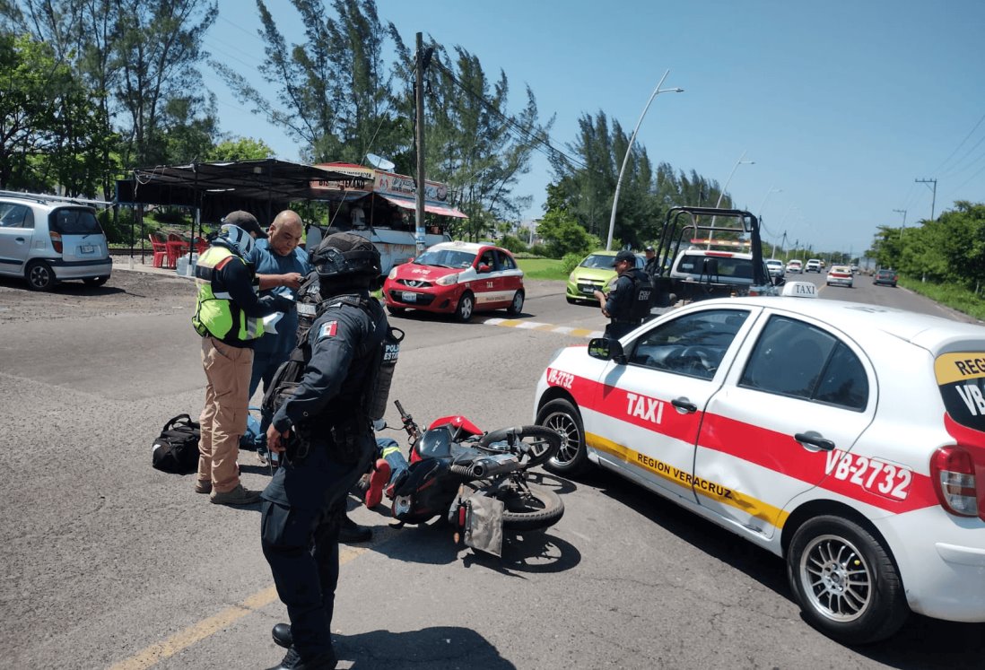 Motociclista herido tras choque con taxi en la carretera Medellín-Veracruz