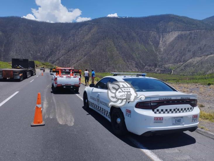 Tráiler sin frenos provoca mortal accidente en Maltrata; rapiñan 30 toneladas de leche