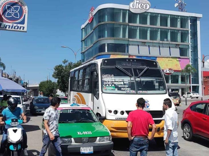 En Xalapa, un día caótico por múltiples accidentes viales