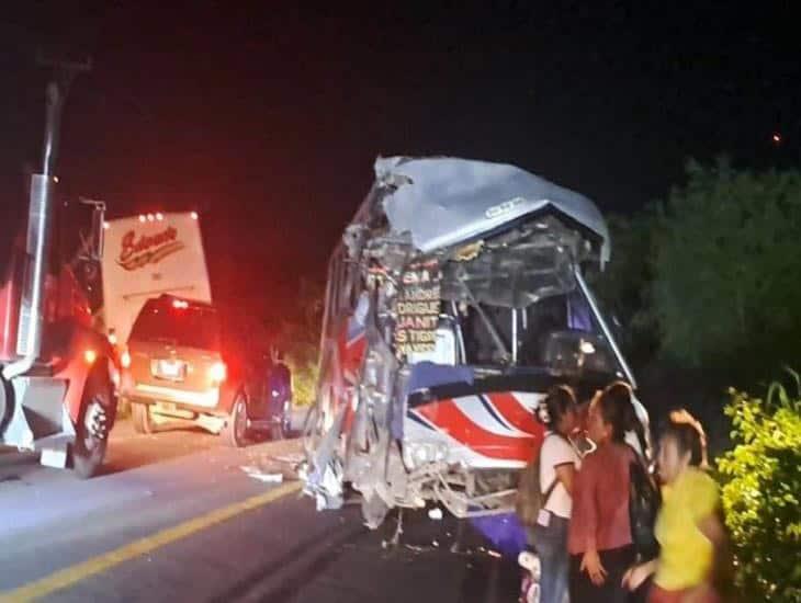 Fueron 12 los lesionados por accidente de autobús en Alvarado