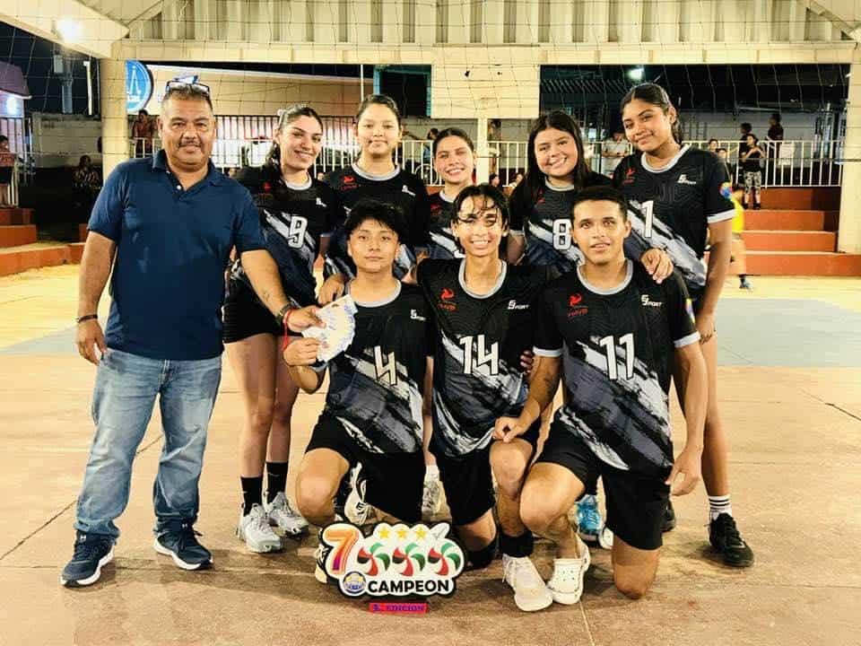 Los Apis se coronan en la Liga de Voleibol de Las Estrellas de Minatitlán