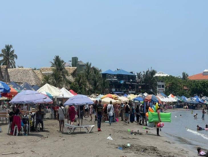 Previo a vacaciones de verano 2024 playas de Veracruz registran presencia de turistas