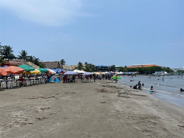 Previo a vacaciones de verano 2024 playas de Veracruz registran presencia de turistas