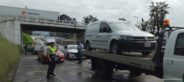 Emergencia vial por anegamiento en autopista Puebla-Córdoba;  filas de hasta 6 kilómetros