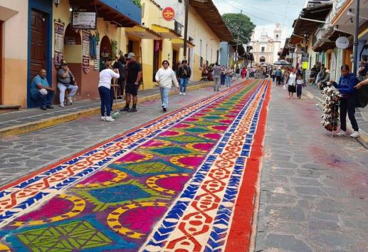 Celebración anual en Xico Veracruz con alfombra artesanal