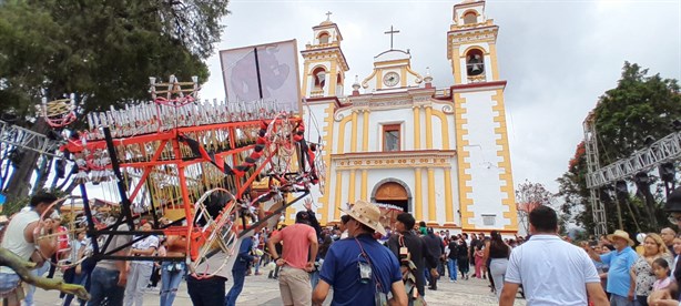 Celebración anual en Xico Veracruz con alfombra artesanal