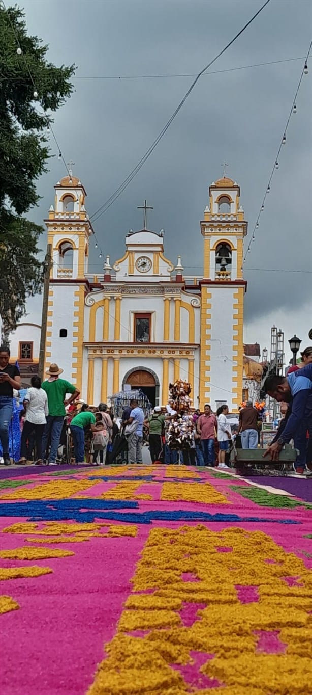 Celebración anual en Xico Veracruz con alfombra artesanal