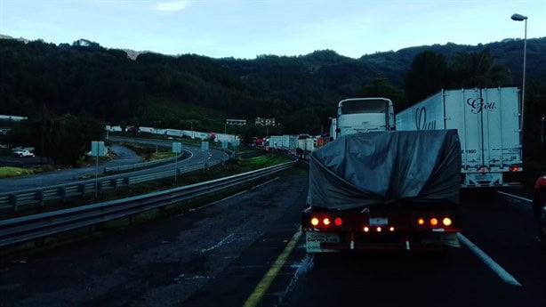 Caos en la autopista Orizaba-Puebla por choque múltiple