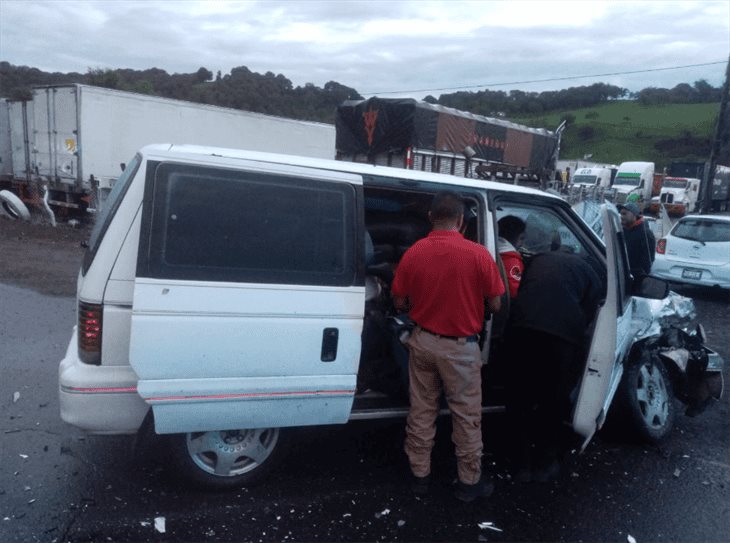 Fuerte choque deja 3 lesionados en la carretera Xalapa-Perote