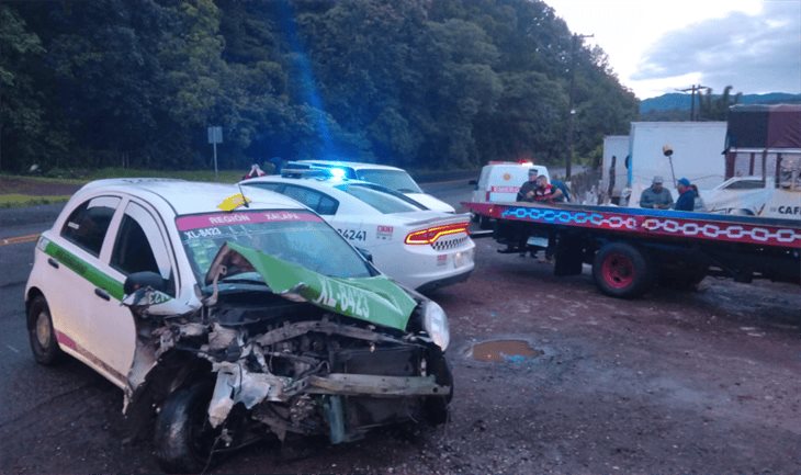 Fuerte choque deja 3 lesionados en la carretera Xalapa-Perote