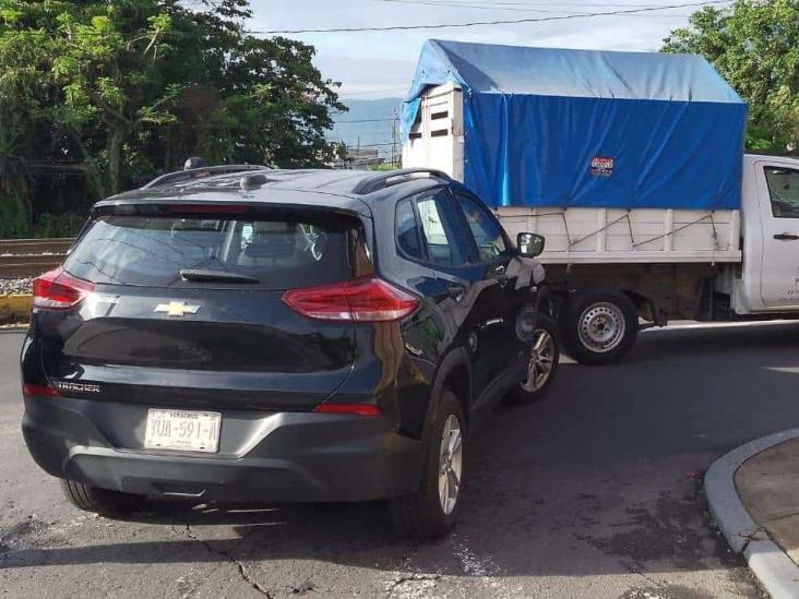 Accidente de motoneta y choque de camionetas en Orizaba