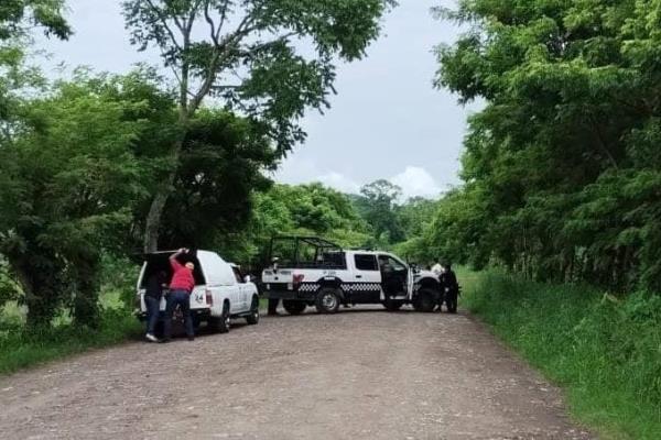 Hallan en Misantla cadáveres de un hombre y una mujer en un automóvil
