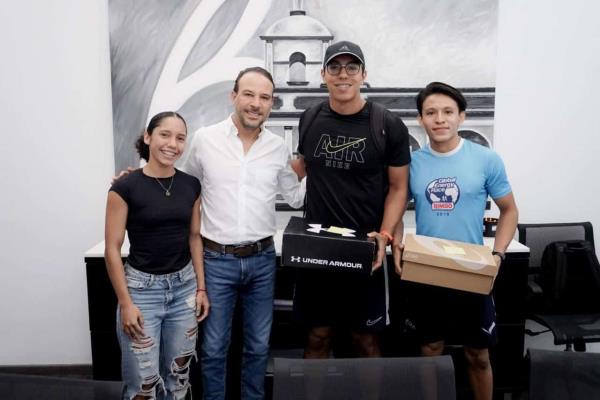 Juan Manuel Unánue comparte experiencias con medallistas boqueños de la Olimpiada Nacional Juvenil 2024