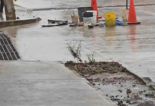 Tuberías del agua se rompen y dejan sin servicio a colonia Rafael Lucio en Xalapa