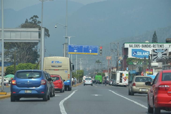 Baches en Boulevard Camino Nacional de Río Blanco representan un problema para automovilistas