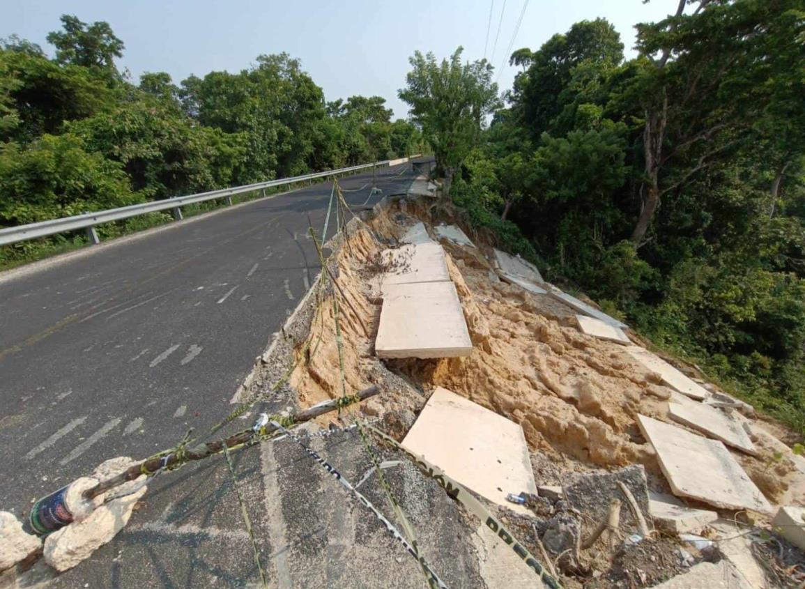 Claman habitantes de Moloacán que SIOP atienda obra fallida en tramo carretero