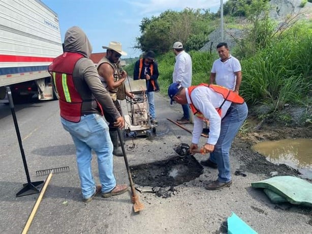 Inician bacheo en carretera Cardel-Laguna Verde