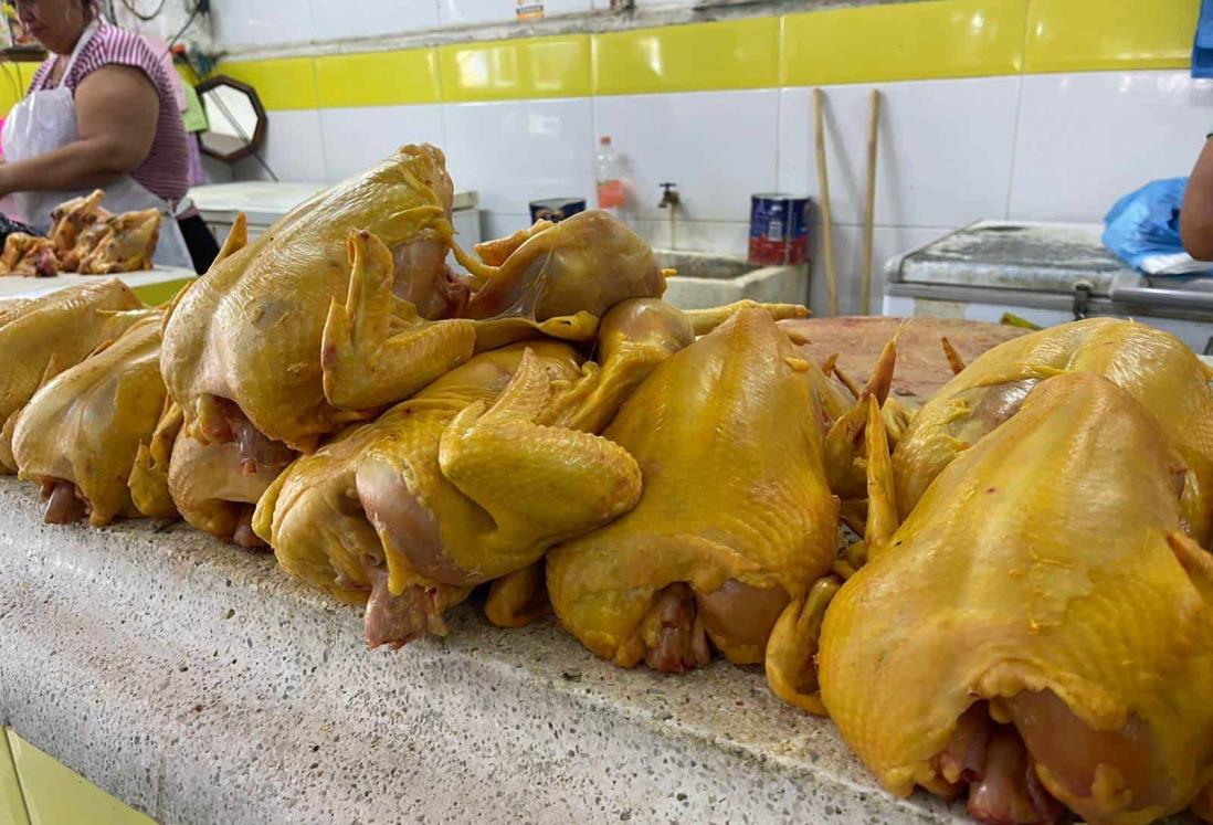 Kilo de pollo se mantiene por arriba de los 50 pesos en mercados de Veracruz